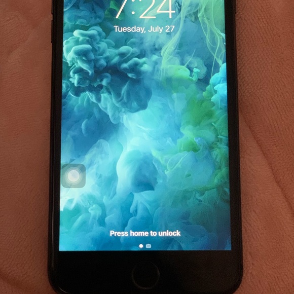 iPhone 8 Plus - Picture 4 of 5